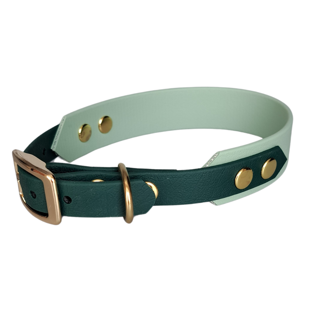 groene waterproof halsband met gouden hardware