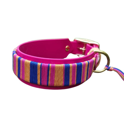 Handgeweven halsband uit de Cali Wave collectie, kleurrijk en waterproof, gemaakt door Dazzling Dog