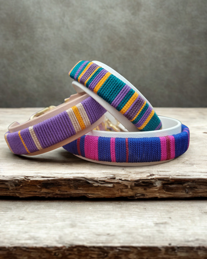 Handgeweven halsband uit de Cali Wave collectie, kleurrijk en waterproof, gemaakt door Dazzling Dog.