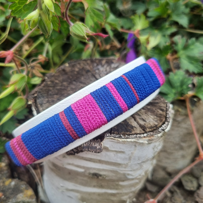 geweven halsband uit de Cali Wave collectie, kleurrijk en waterproof, gemaakt door Dazzling Dog.