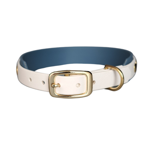 wit blauwe halsband met gouden gesp